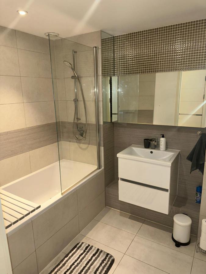 Luxury One Bedroom Apartment London Exterior photo